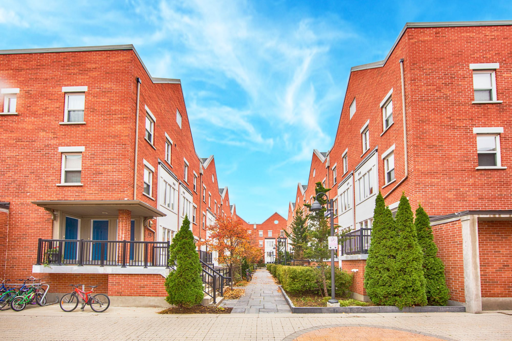 Photo of Rivertowne buildings