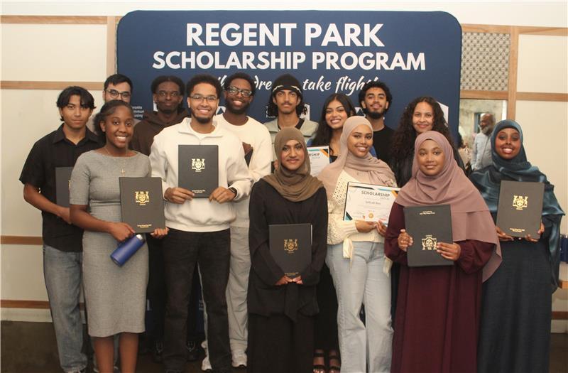 group of students receiving the Regent Park scholarship in 2025